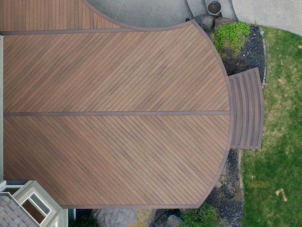 Custom curved deck in Spokane, Washington